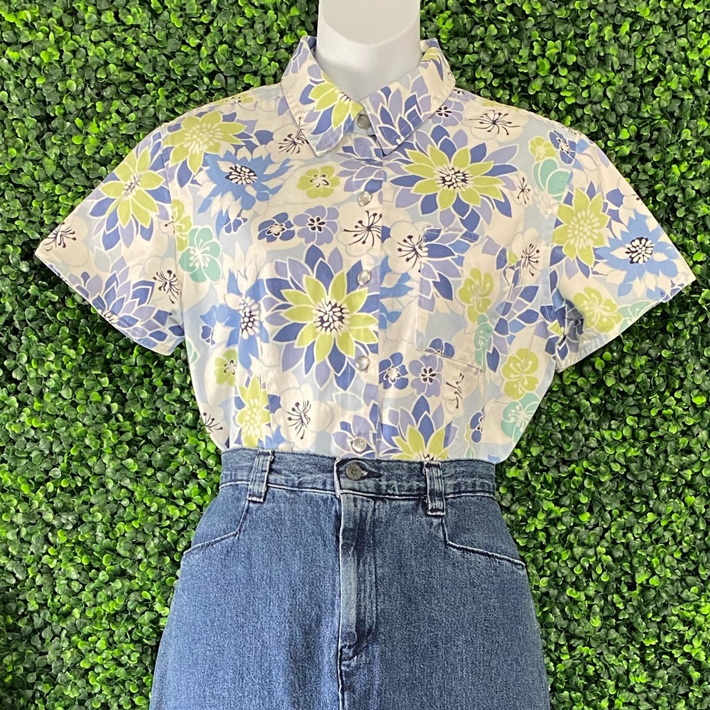 Liz Claiborne Sport Denim floral top - Picture 2 of 8
